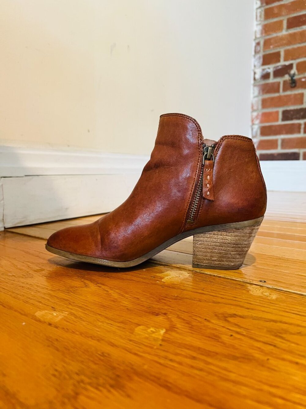 Frye Judith Zip Casual Ankle Booties Womens Size 7.5M Cognac Brown Leather - Picture 12 of 16